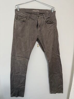 Rodd & Gunn Men’s Slim Pants — Brown